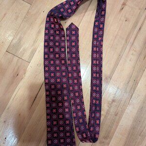 Ike Behar Medallion Tie in Navy and Red